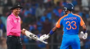 Bat slipped from hardhik pandyas hand